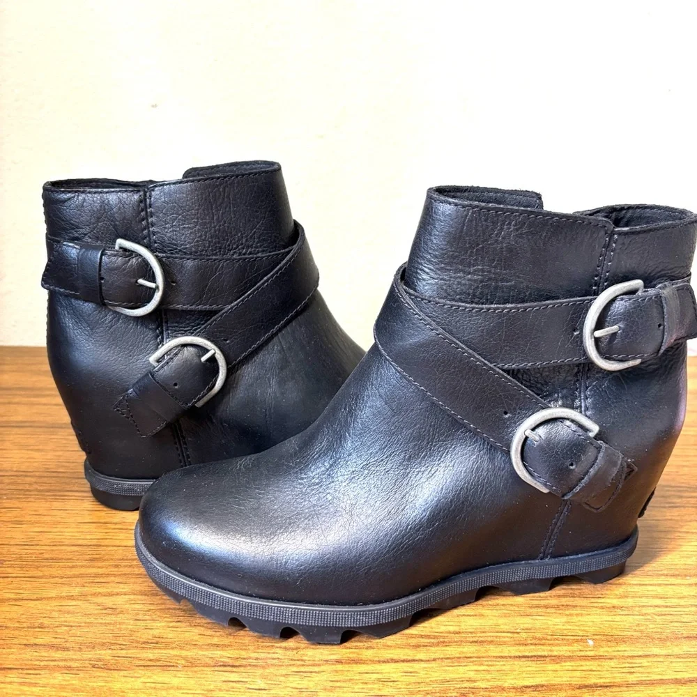 Sorel Women s Joan of Arctic Wedge II Buckle Boots
Rain - Waterproof Black Sz 9 - Picture 5 of 9